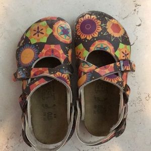 Birki’s size 27 (C9) sandals